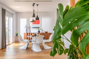 Living area - Premier Artful City Loft with Terrace (Chania)