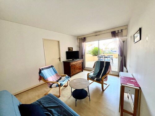 Cozy T2 in Arcachon: Beach, Shops, Parking, WiFi