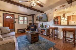 Smart TV, fireplace
