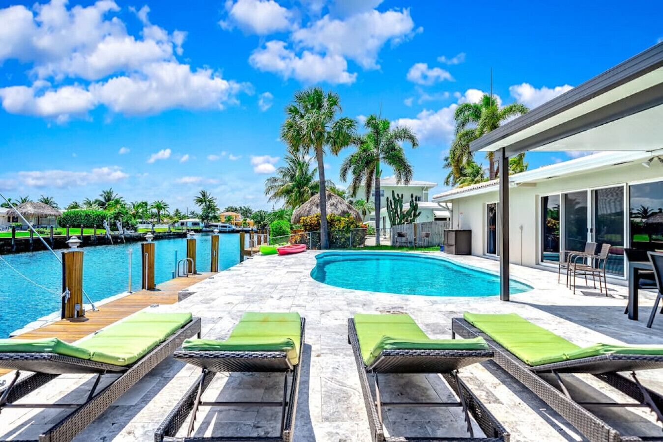 Heated Pool! Waterfront+Kayaks! 1 Mile To Beach!