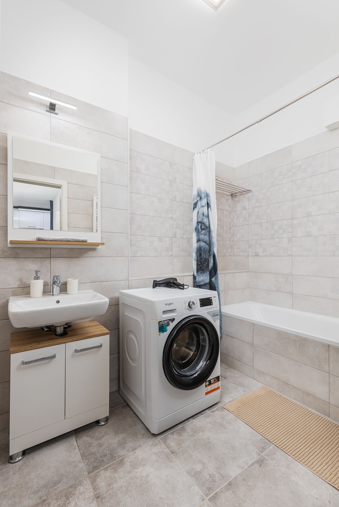 Venus Apartments - Westside Residence