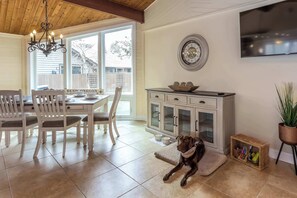 Dining - Dog-Friendly Midtown Bend Home w/ Fenced Yard (Bend)