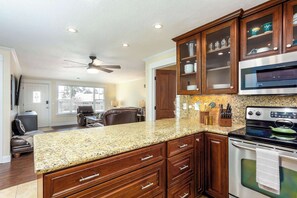 Fridge, microwave, oven, stovetop - Dog-Friendly Midtown Bend Home w/ Fenced Yard (Bend)