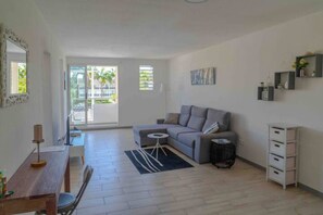 TV - Blue Lagoon, beach access (LE GOSIER)