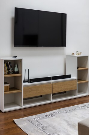 Deluxe Apartment | 1 bedroom, premium bedding, iron/ironing board, cribs/infant beds - Venus Apartments - Opera II (Budapest)