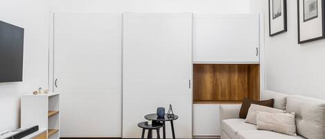 Leilighet – deluxe | 1 soverom, sengetøy av topp kvalitet, strykejern/-brett og barnesenger