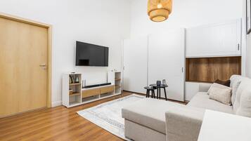 Deluxe Apartment | 1 bedroom, premium bedding, iron/ironing board, cots/infant beds