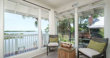 Waterfront Cottages with Sunsets, Kayaks Included!