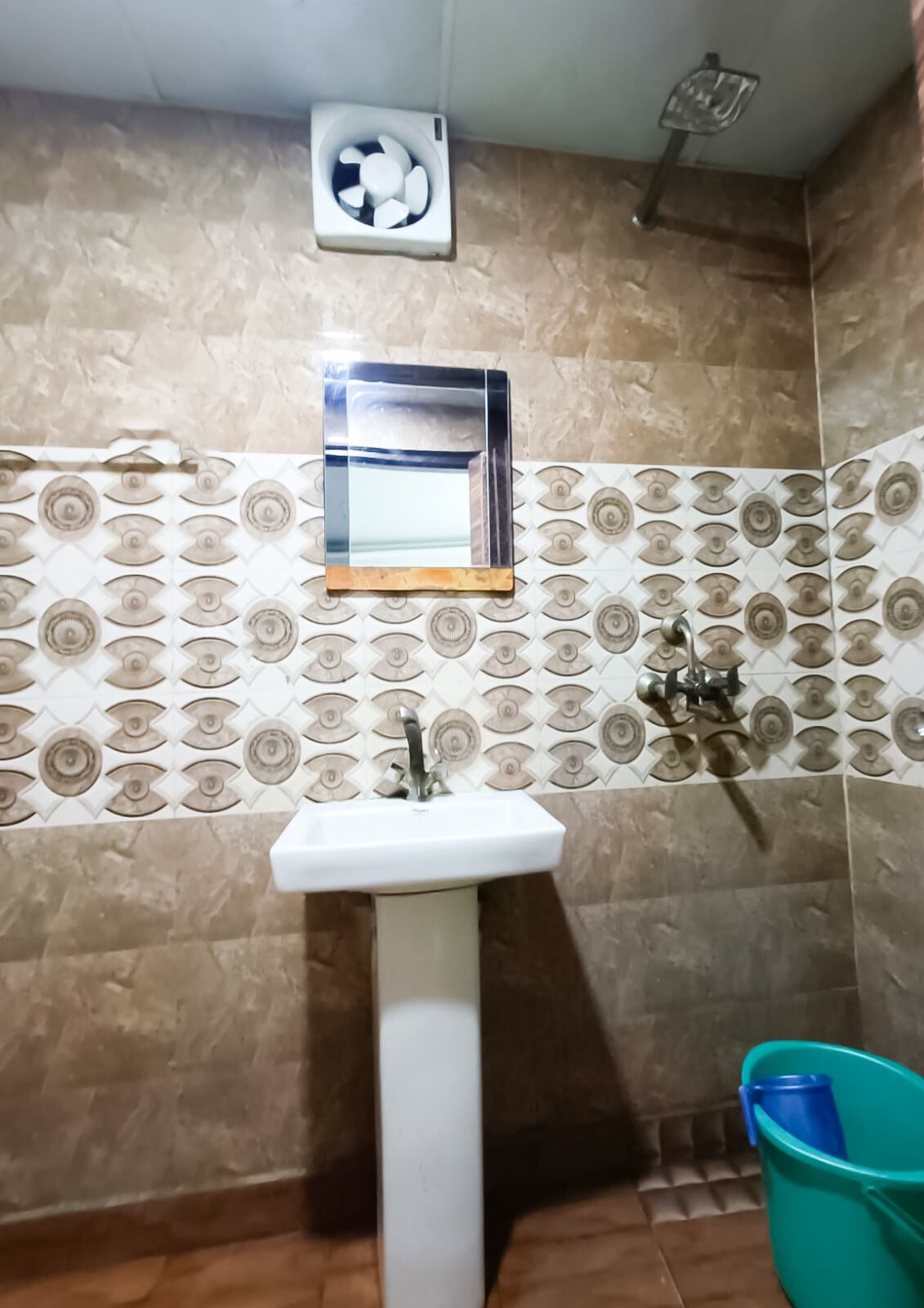 Roomshala 039 Hotel Rk