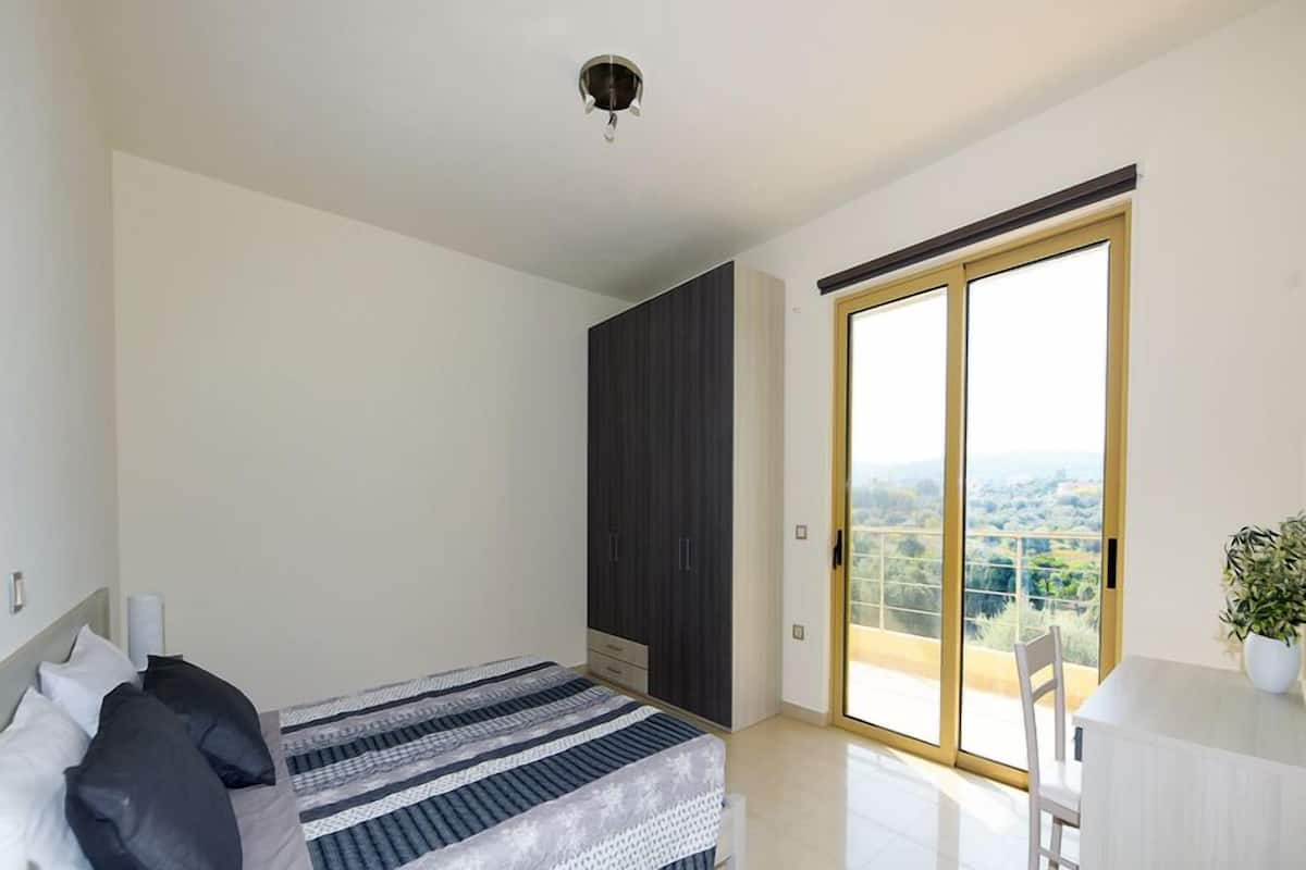 Family Apartment | 2 bedrooms, desk, blackout curtains, soundproofing