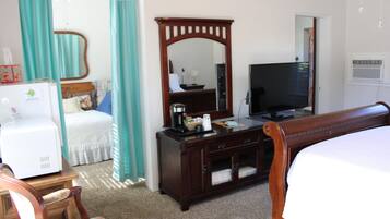 1 bedroom, individually decorated, individually furnished, WiFi