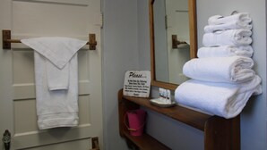Room - The Bonnie Inn Unit 2 (San Andreas)
