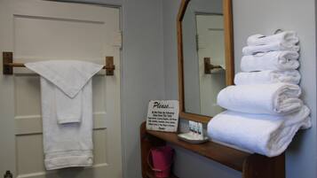 1 bedroom, individually decorated, individually furnished, WiFi