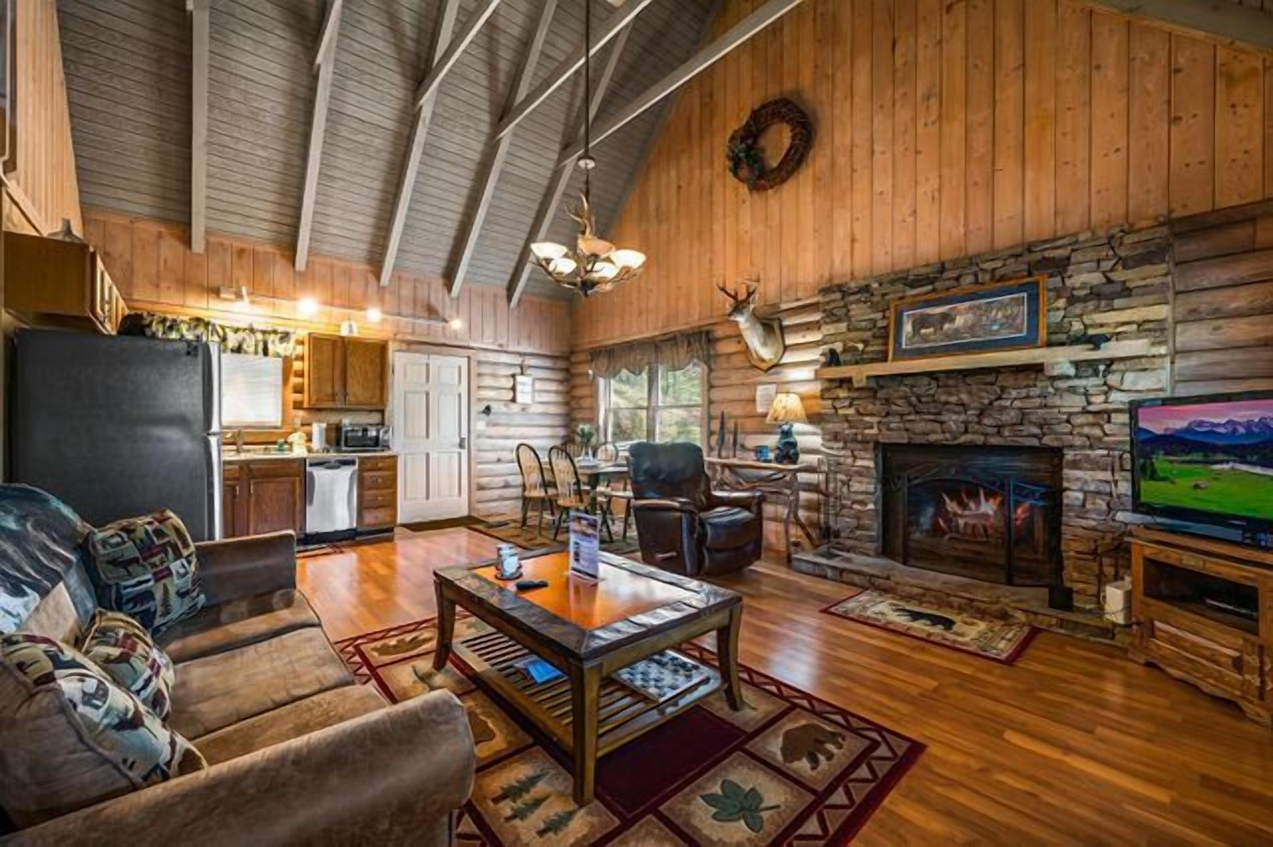 Secluded Gatlinburg cabin, great for a couples getaway or small family . Awesome Views  Hot Tub