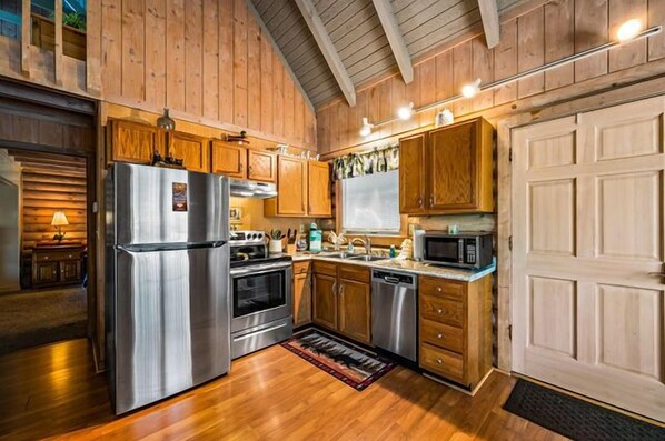 Microwave, dishwasher