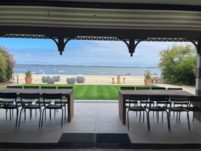Exceptionnelle Villa en Front de Mer, Accès Privé Plage, Piscine