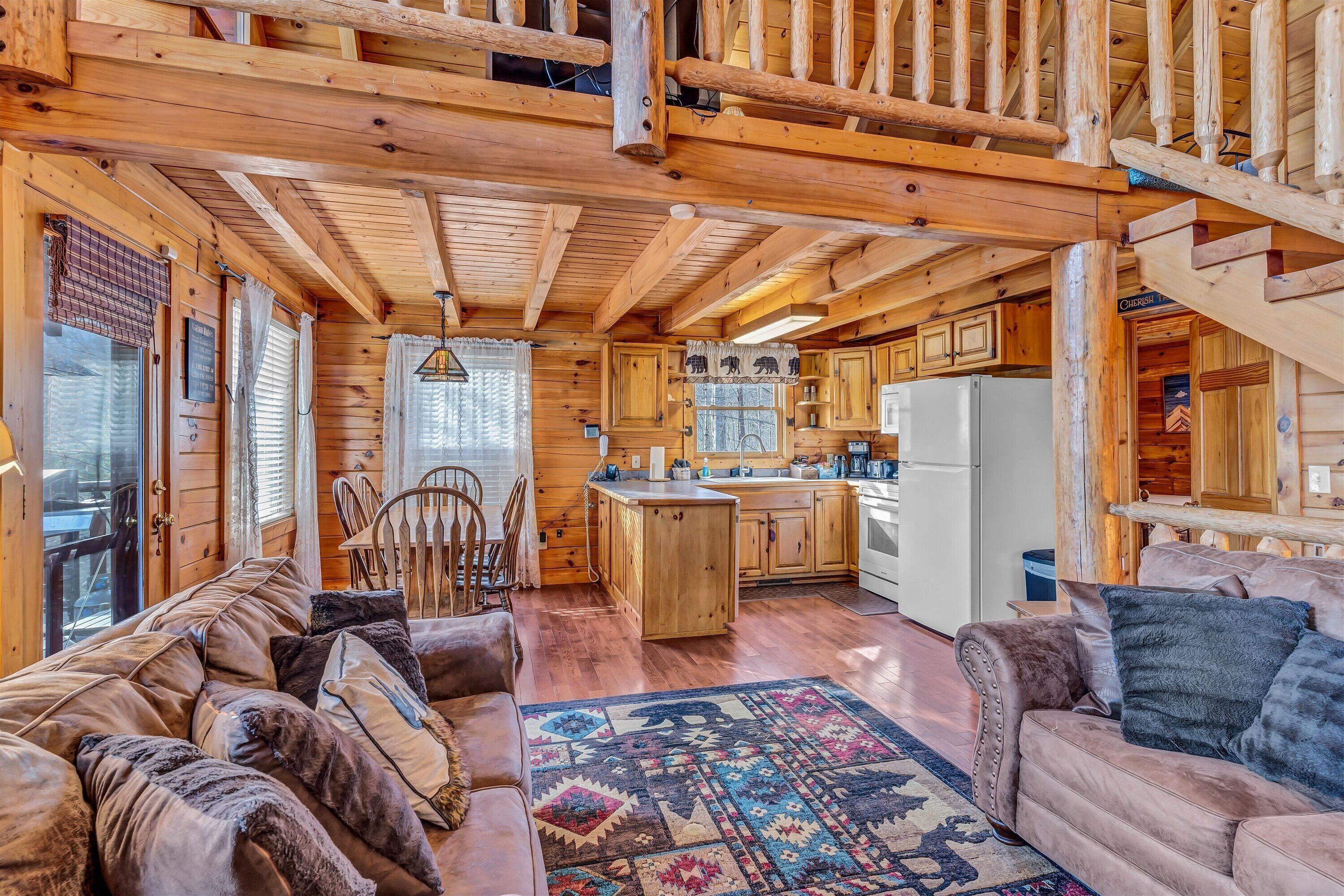 AMAZING VIEWS!  LUXURY CABIN! SLEEPS UP TO 10!  LOG CABIN, GAME ROOM, FIREPLACE, HOT TUB, PRIVACY!