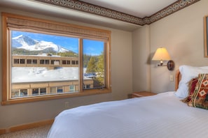 1 غرفة نوم ومكواة/لوح كي وواي فاي مجانًا وملاءات أسرّة