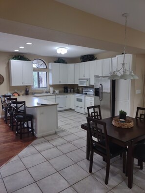 Fridge, microwave, oven, stovetop - 2 BEDROOM CONDO IN THE HEART of OSAGE BEACH at the LAKE!!! (Osage Beach)