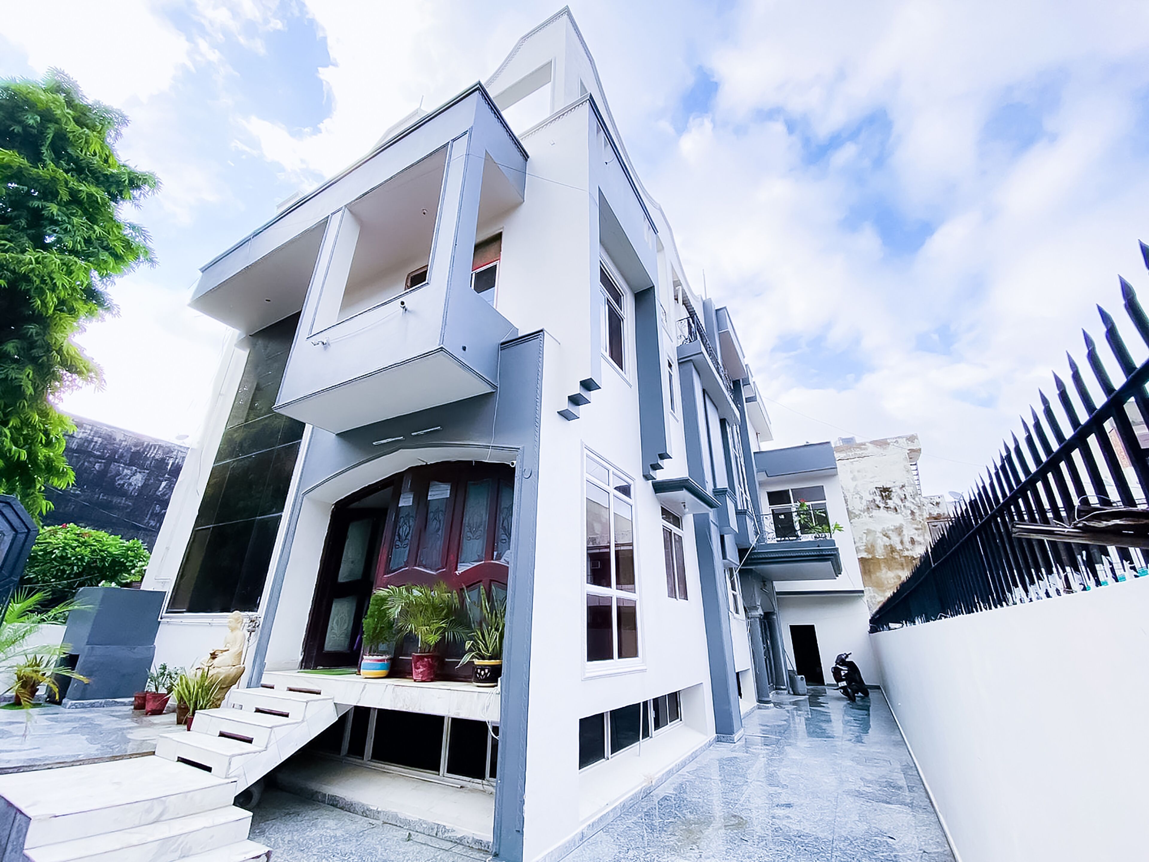 Roomshala 056 CSK RESIDENCY