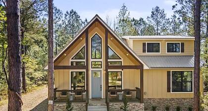 Hot Tub | Pet-Friendly | Heated & Chilled Pool!