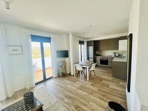Køleskab, ovn, kogeplade, opvaskemaskine