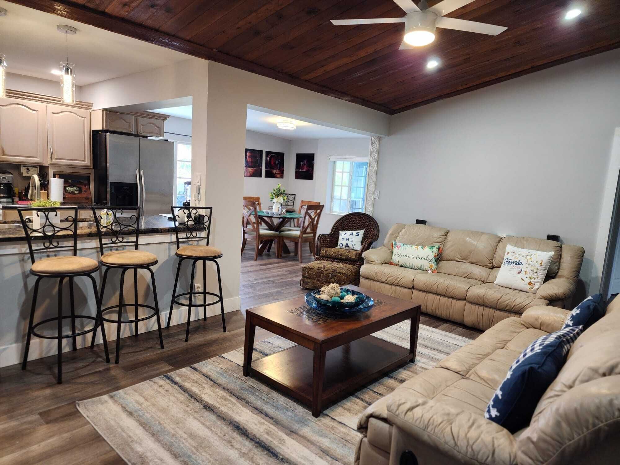 House Near Malls and Beaches