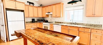 Lake Michigan Sandy Beach is a short walk! Home in Downtown Empire, Grill