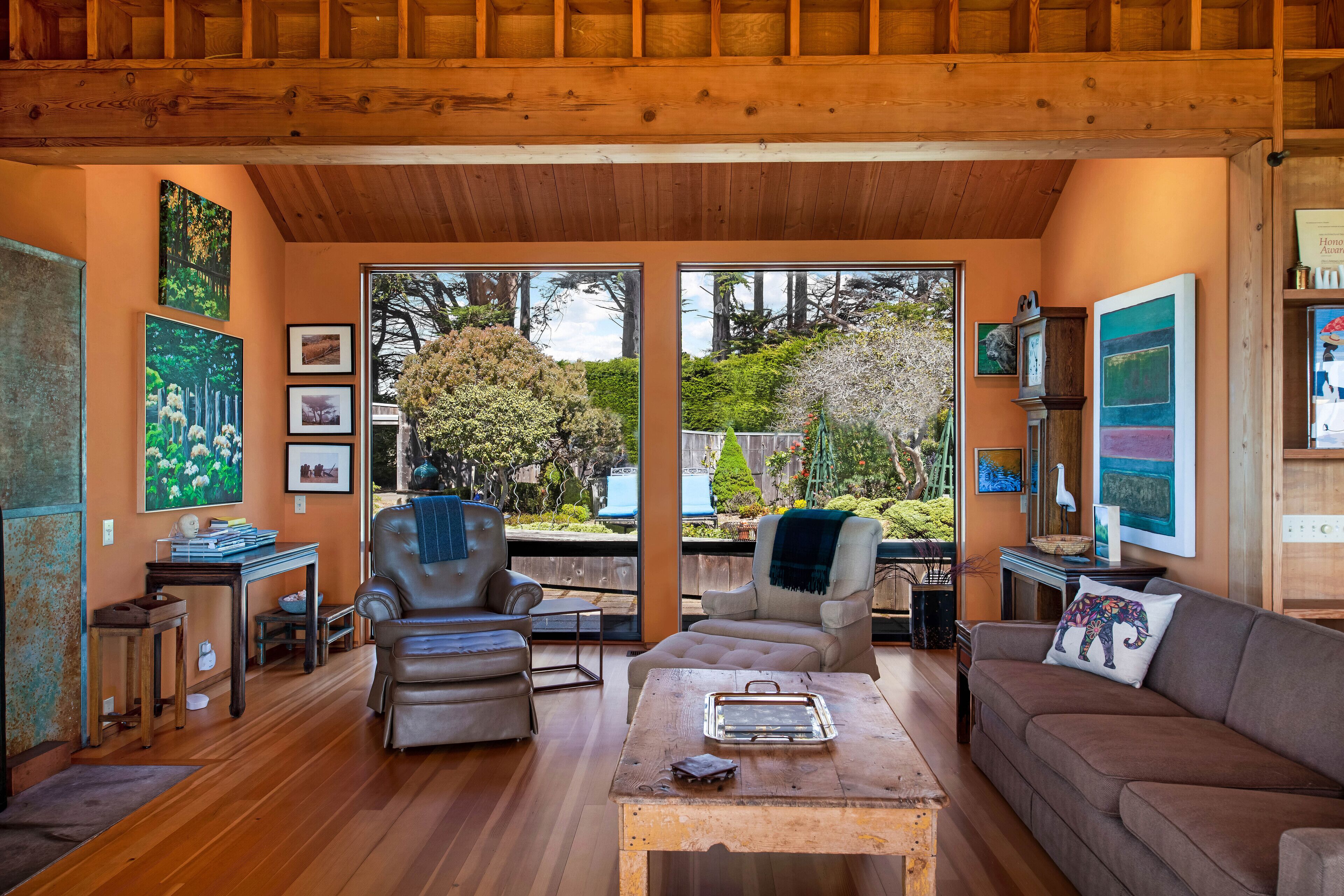 Located near Shell Beach and tidepools. Award-winning Obie Bowman design.
