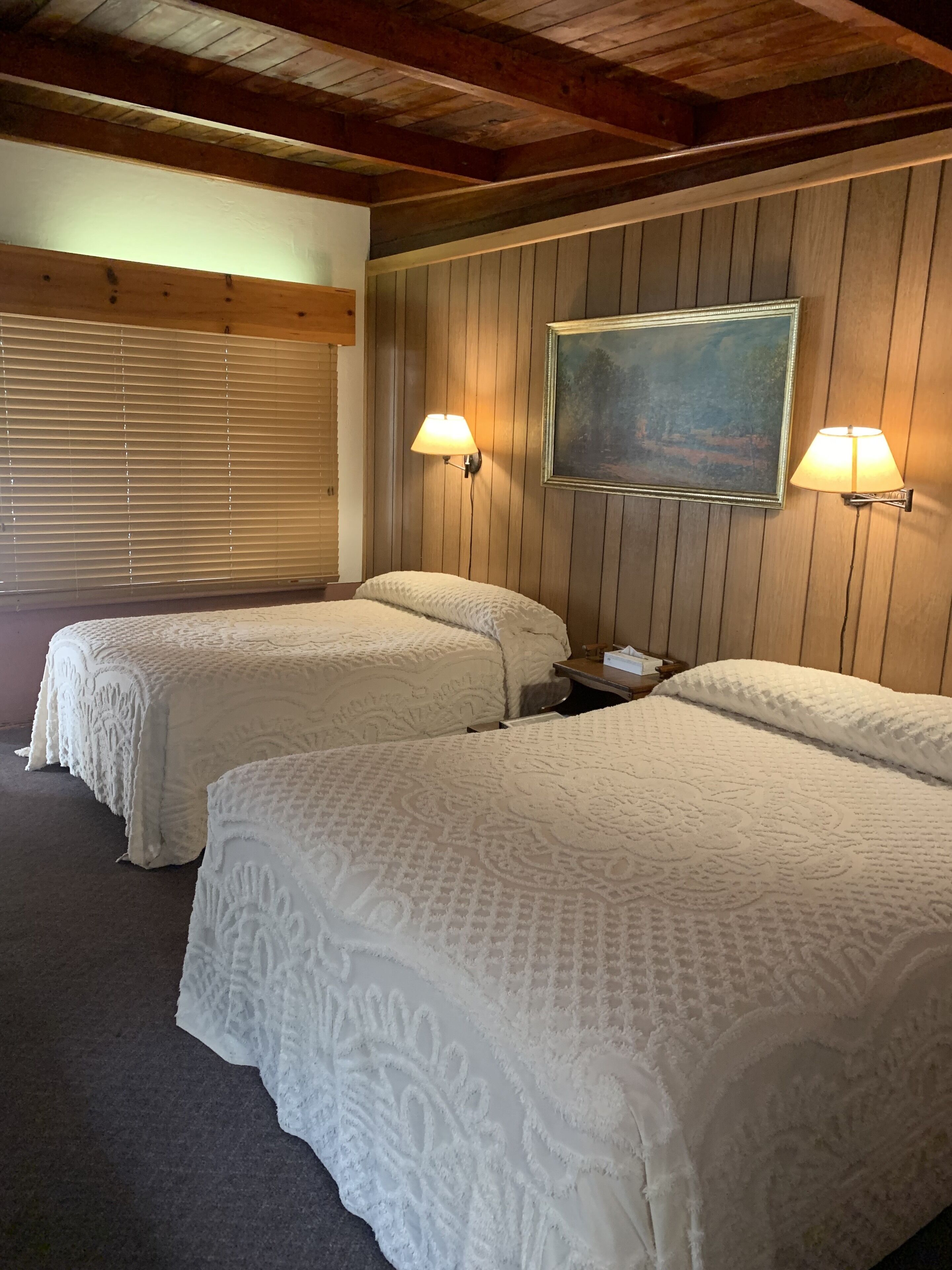 Lodge & Motel Rooms - Double Bed