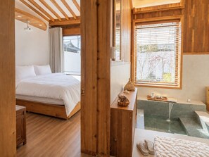 Basic Room, Hot Tub | Egyptian cotton sheets, premium bedding, down comforters, pillowtop beds - Hanok Stay Sohwa (Gyeongju)