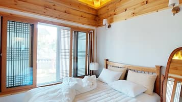 Luxury Penthouse, Non Smoking, Garden View | Egyptian cotton sheets, premium bedding, down duvets, pillow-top beds