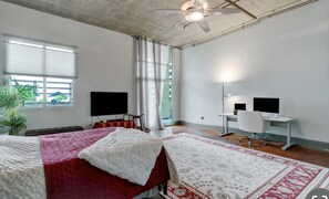 2 habitaciones, escritorio, tabla de planchar con plancha y wifi