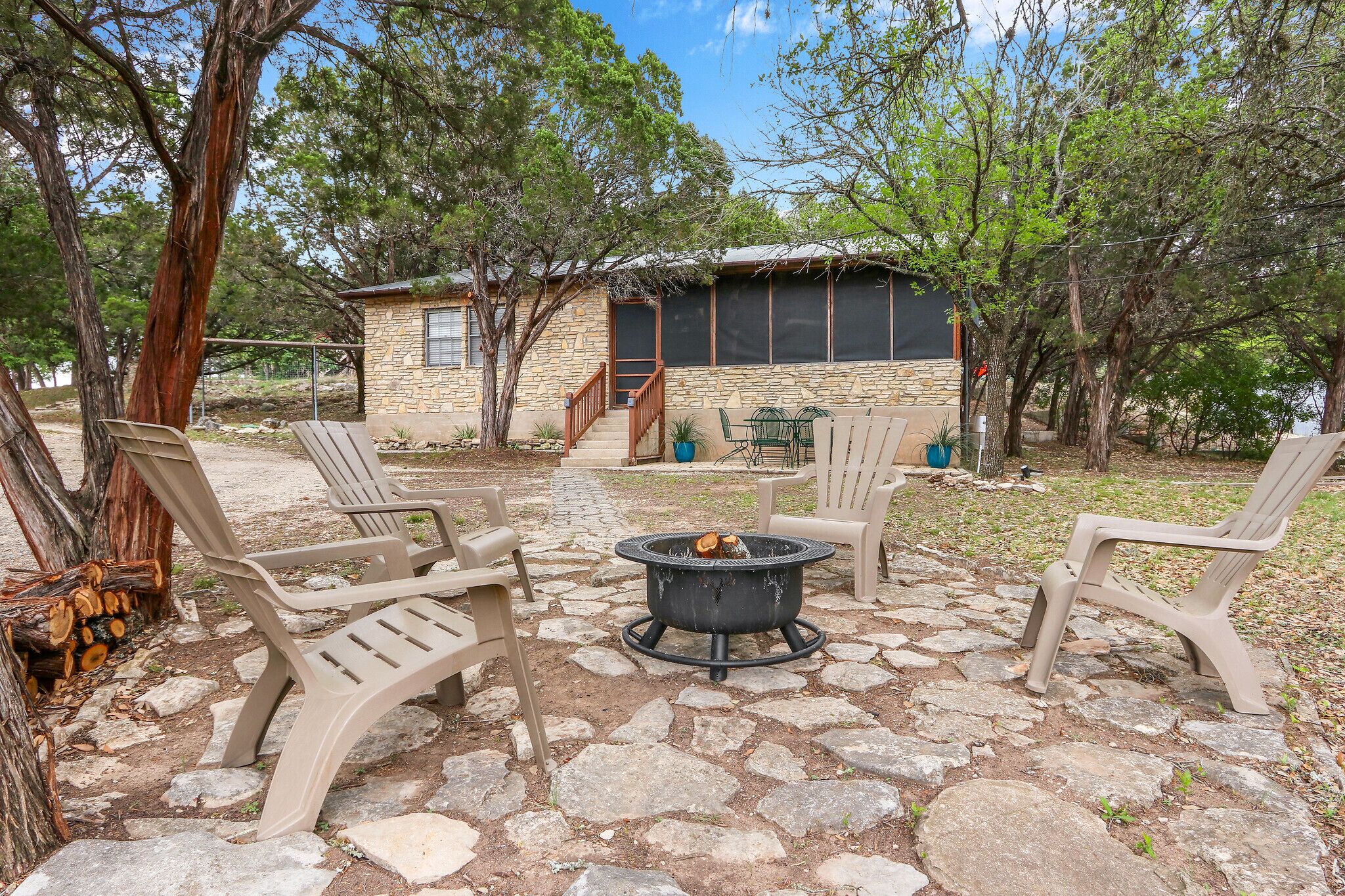 Hillcroft House I Wimberly I 3/2 with Fire Pit