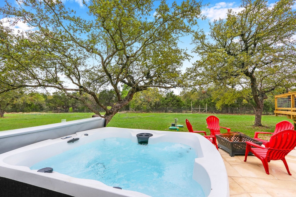 MarketHaus I Wimberley I Hot tub I Dog Friendly