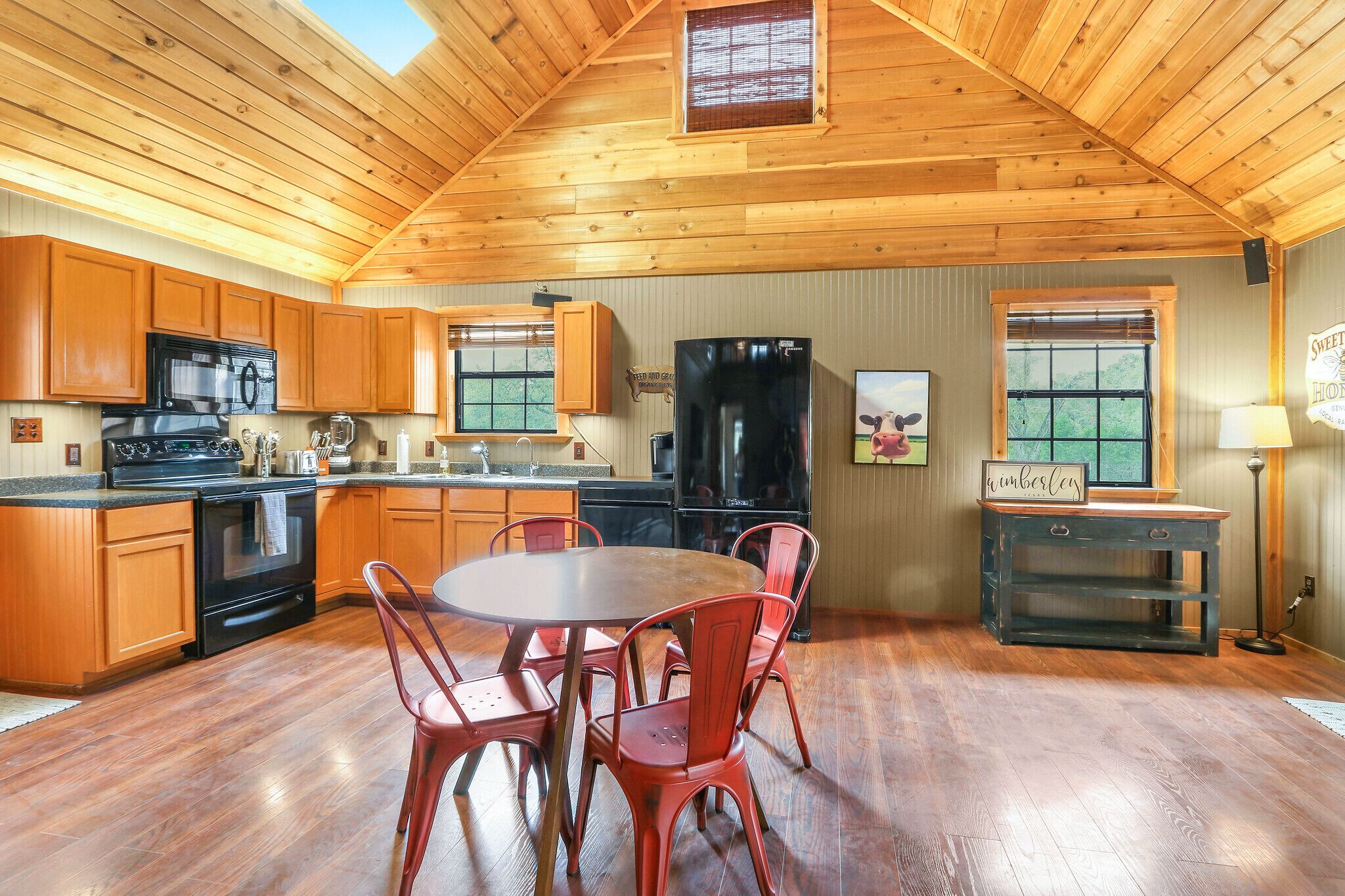 MarketHaus  I  Wimberley I Hot tub  I Dog Friendly