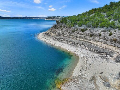 Point of View I  Canyon Lake access!