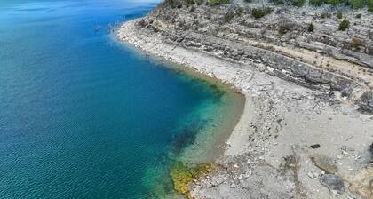 Point of View I Canyon Lake access!