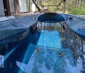 Bain à remous extérieur
