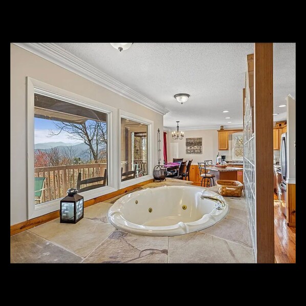 Interior - Great Vacation Home For Couples (Gatlinburg)