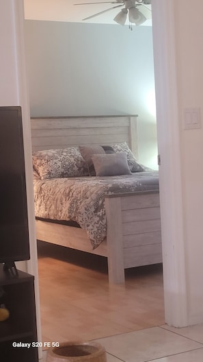 3 chambres, fer et planche à repasser, Wi-Fi gratuit, draps fournis