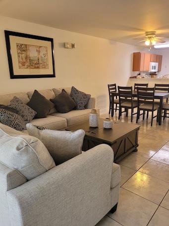 Smart TV. Peacefull villa in Lake Marion Golf Resort,all amenite,35' to the park atraccion
