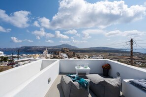 Honeymoon Suite, Jetted Tub, Sea View - Santorita Suites (Santorini)