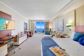 Escrivaninha, ferros/tábuas de passar roupa, berço de viagem, Wi-Fi