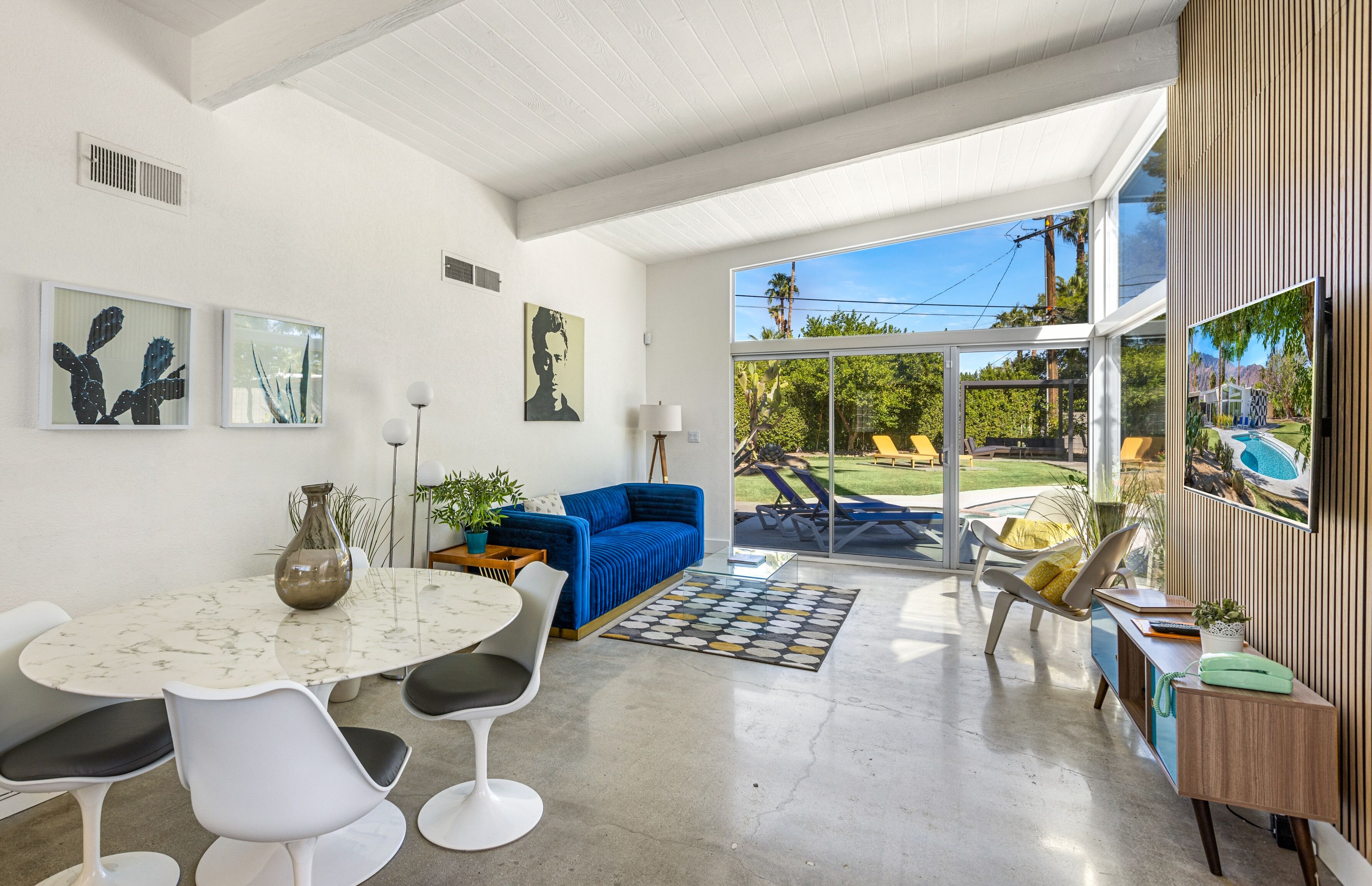 Midcentury Modern Views | Hot Tub & Mountain Views!