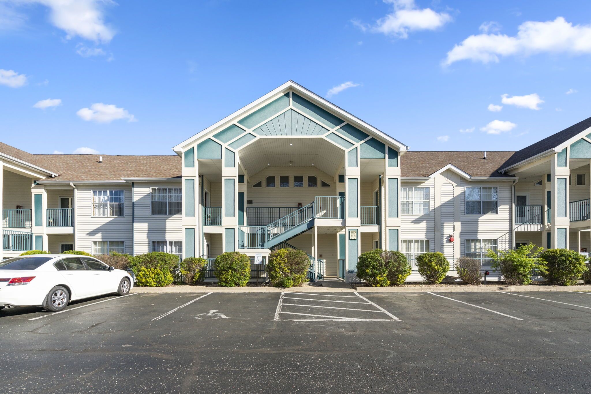 Pondview Cityscape | Serene Pond Views!