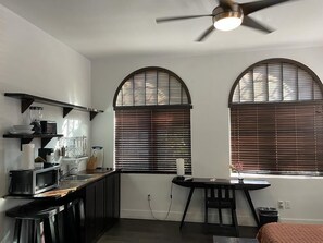 冰箱、微波炉、炉灶、茶具/咖啡用具