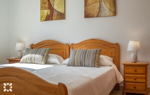 3 bedrooms, iron/ironing board, free WiFi