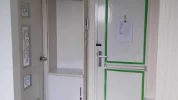 標準雙人房, 1 張加大雙人床 | 書桌、筆電工作空間、免費無線上網、床單