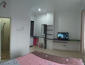 Deluxe Double Room | Desk, laptop workspace, free WiFi, bed sheets